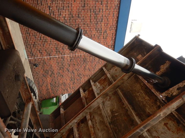 image for item DH8945 1990 Chevrolet Scottsdale  dump truck