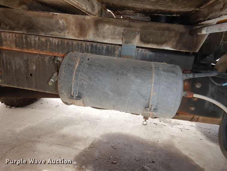 image for item DH8945 1990 Chevrolet Scottsdale  dump truck