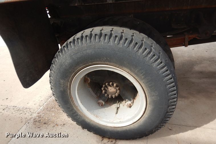 image for item DH8945 1990 Chevrolet Scottsdale  dump truck