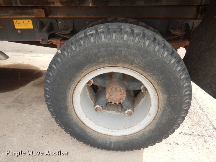 image for item DH8945 1990 Chevrolet Scottsdale  dump truck