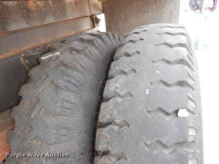 image for item DH8945 1990 Chevrolet Scottsdale  dump truck