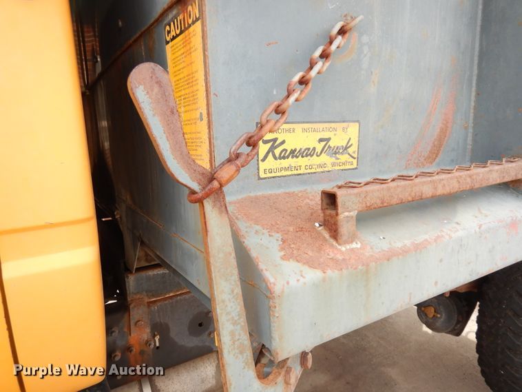 image for item DH8945 1990 Chevrolet Scottsdale  dump truck