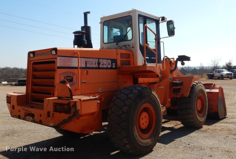 image for item DK4371 2001 Daewoo Mega 250 III  wheel loader