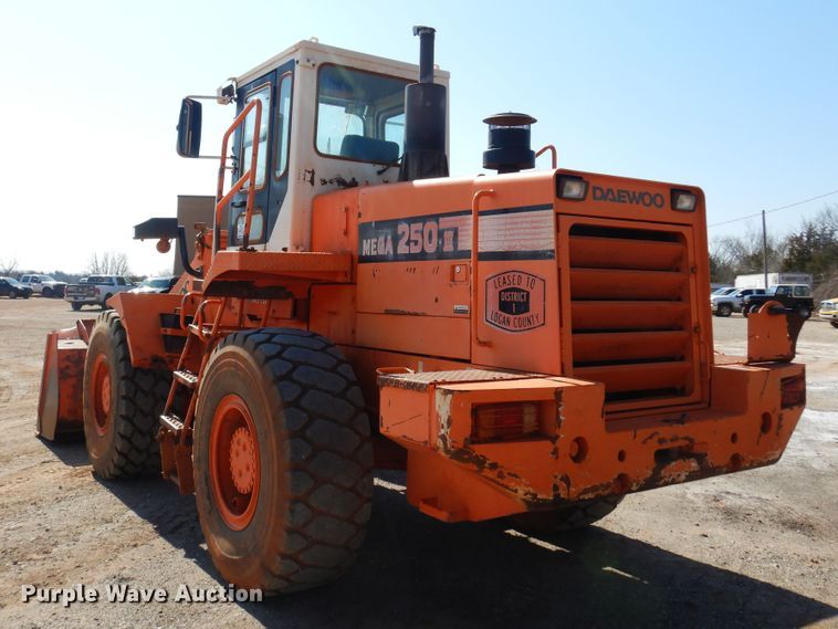 image for item DK4371 2001 Daewoo Mega 250 III  wheel loader