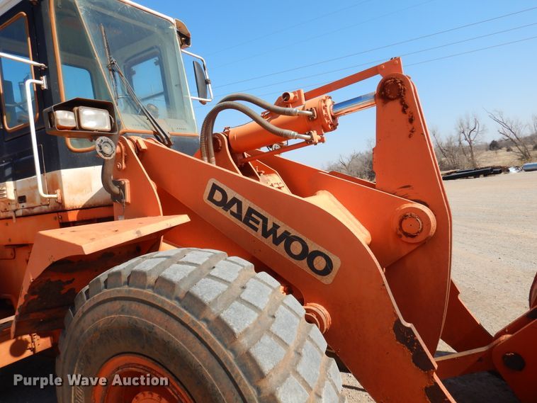image for item DK4371 2001 Daewoo Mega 250 III  wheel loader