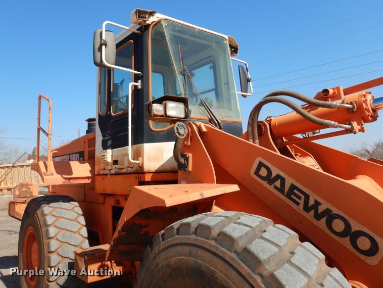 image for item DK4371 2001 Daewoo Mega 250 III  wheel loader