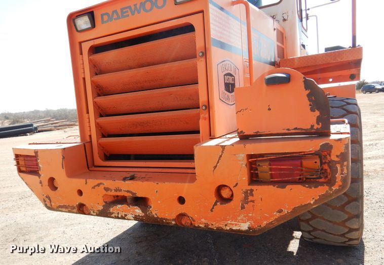 image for item DK4371 2001 Daewoo Mega 250 III  wheel loader