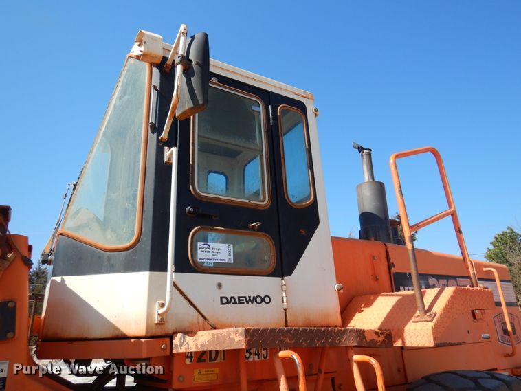 image for item DK4371 2001 Daewoo Mega 250 III  wheel loader