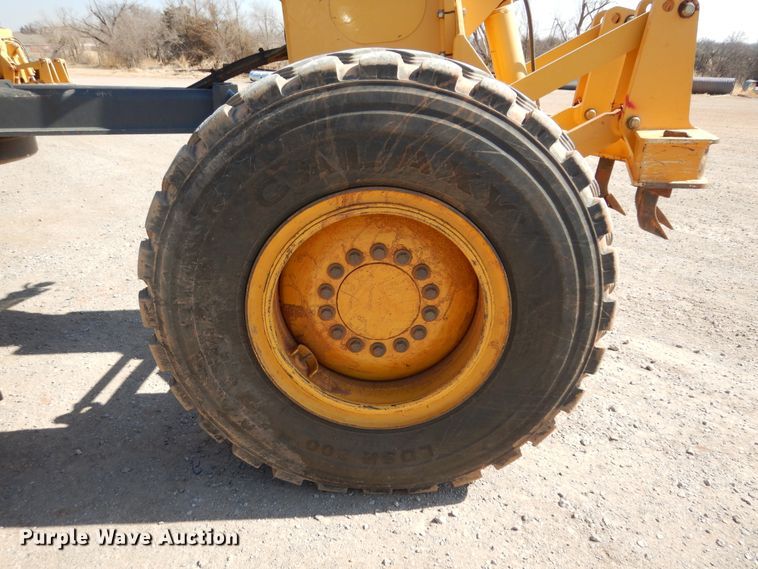 image for item DK4372 2012 John Deere 672G  motor grader