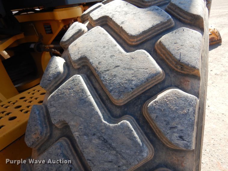 image for item DK4372 2012 John Deere 672G  motor grader