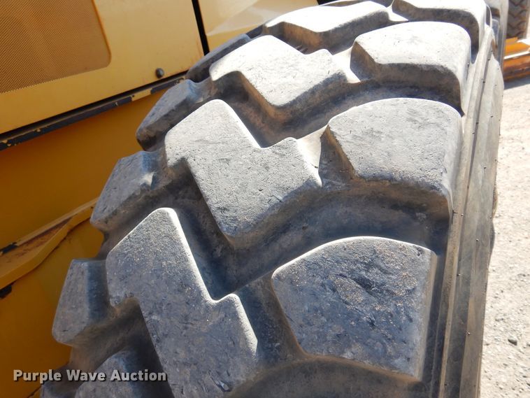 image for item DK4372 2012 John Deere 672G  motor grader