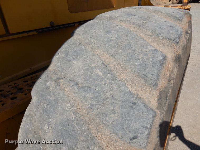 image for item DK4372 2012 John Deere 672G  motor grader