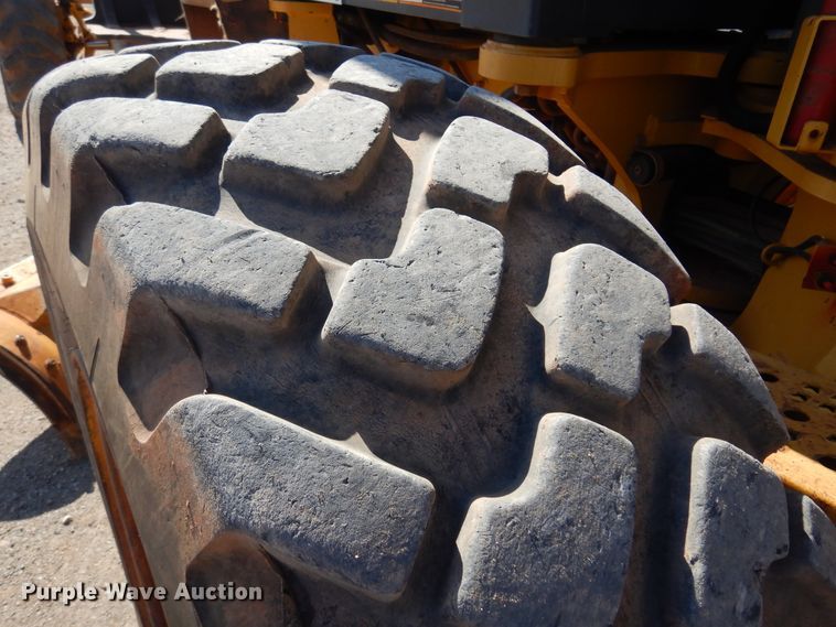 image for item DK4372 2012 John Deere 672G  motor grader