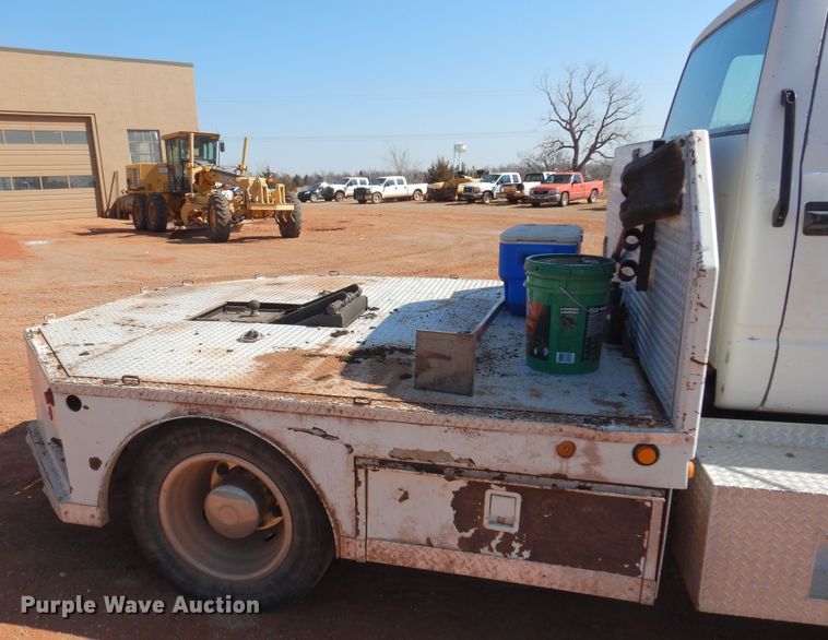image for item DK4377 1997 GMC C5500  flatbed truck
