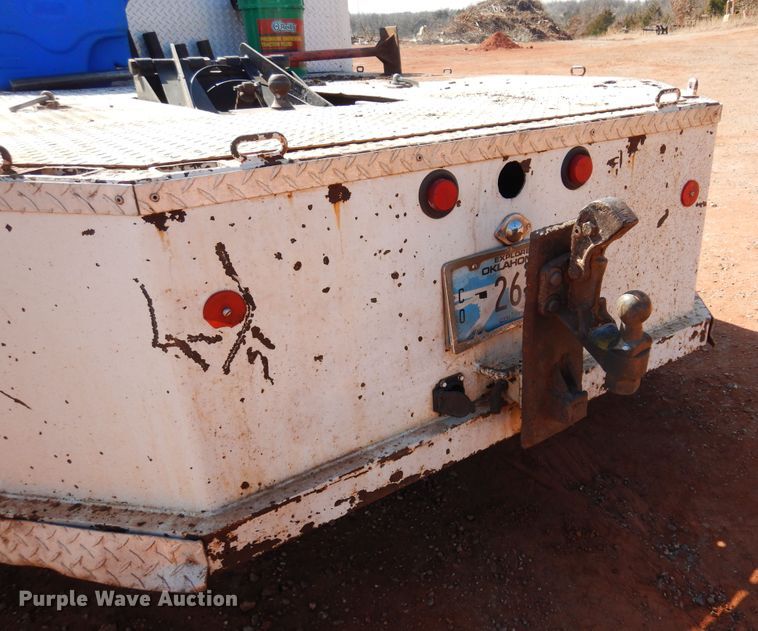 image for item DK4377 1997 GMC C5500  flatbed truck