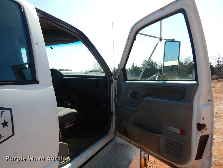 image for item DK4377 1997 GMC C5500  flatbed truck