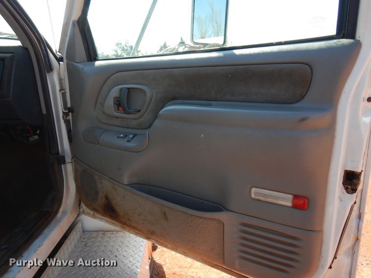 image for item DK4377 1997 GMC C5500  flatbed truck