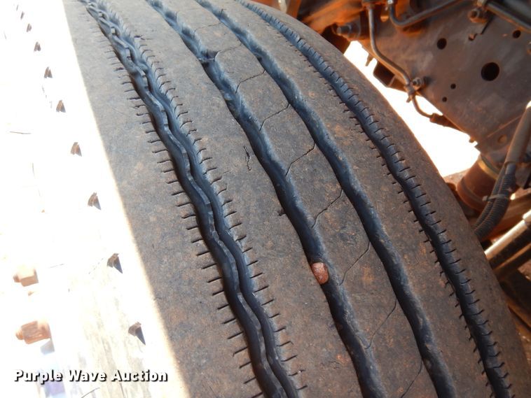 image for item DK4377 1997 GMC C5500  flatbed truck