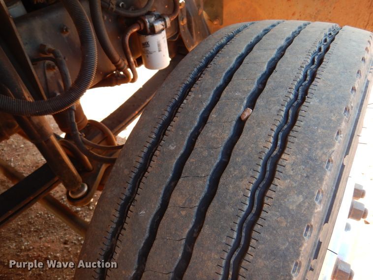 image for item DK4377 1997 GMC C5500  flatbed truck