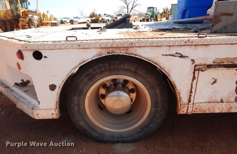 image for item DK4377 1997 GMC C5500  flatbed truck