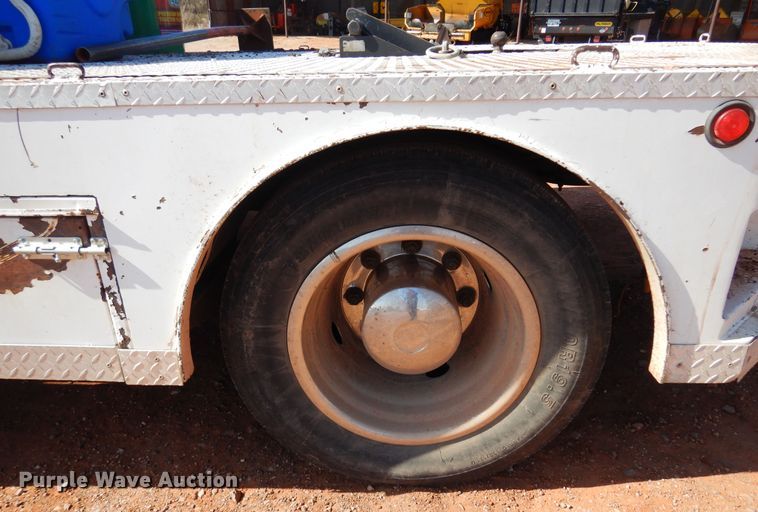 image for item DK4377 1997 GMC C5500  flatbed truck