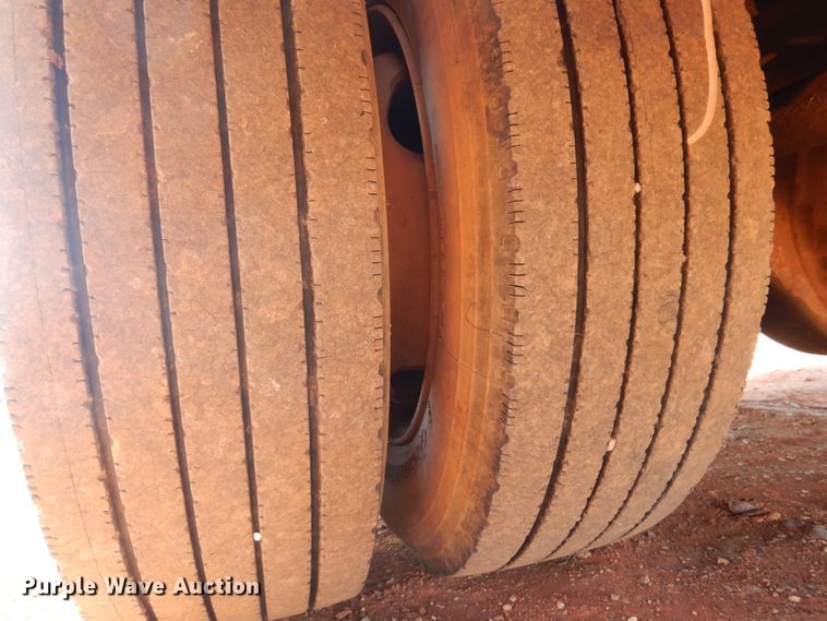 image for item DK4377 1997 GMC C5500  flatbed truck