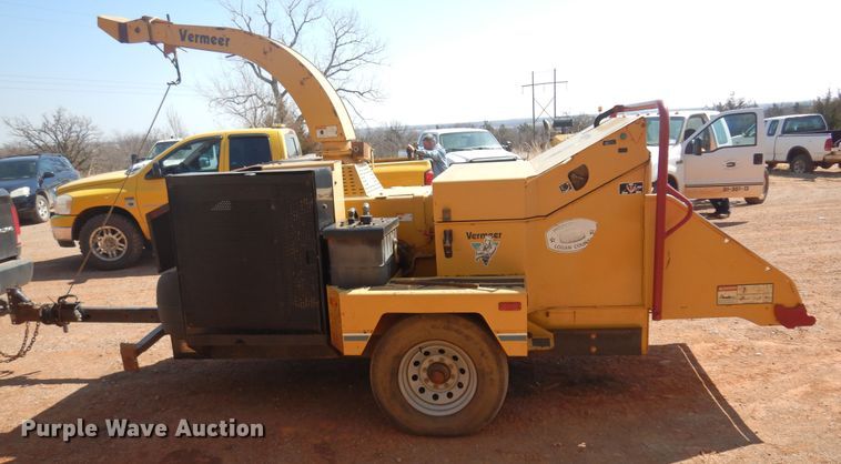 image for item DK4379 2005 Vermeer BC1400 XL  wood chipper