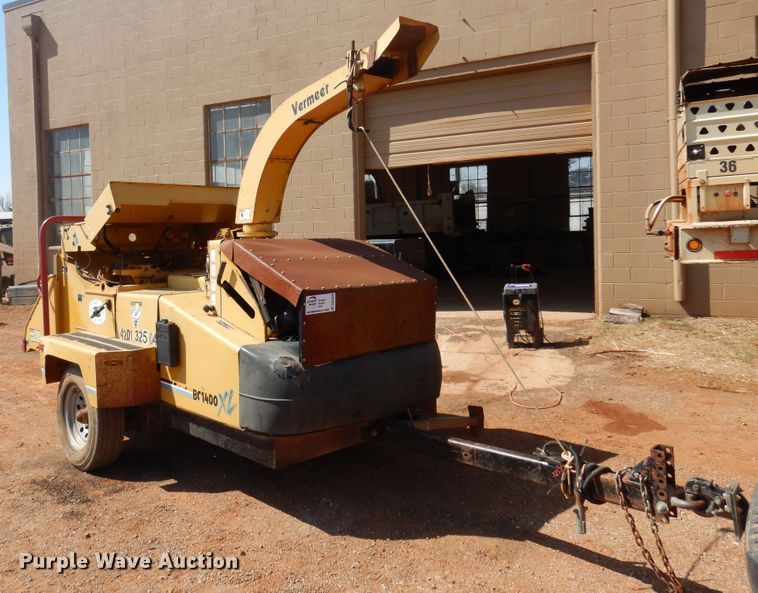 image for item DK4379 2005 Vermeer BC1400 XL  wood chipper