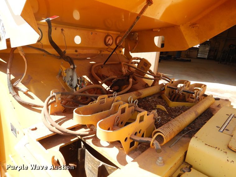 image for item DK4379 2005 Vermeer BC1400 XL  wood chipper