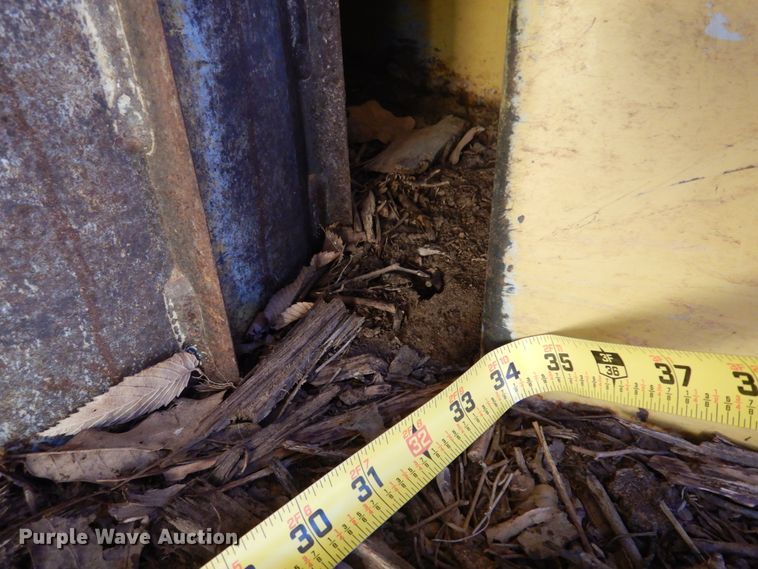 image for item DK4379 2005 Vermeer BC1400 XL  wood chipper