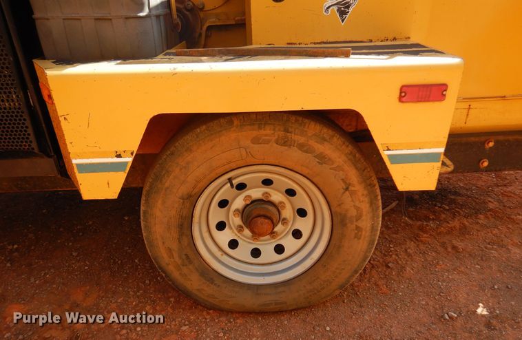 image for item DK4379 2005 Vermeer BC1400 XL  wood chipper