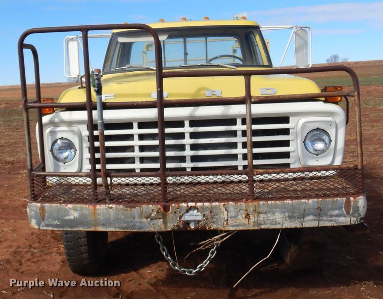 image for item DK4410 1979 Ford F600  flatbed truck