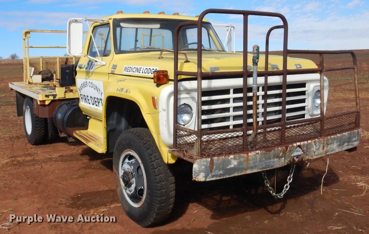 image for item DK4410 1979 Ford F600  flatbed truck