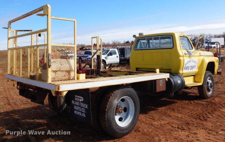 image for item DK4410 1979 Ford F600  flatbed truck