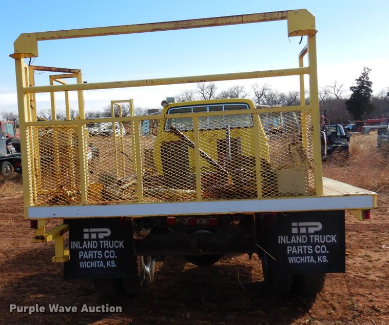 image for item DK4410 1979 Ford F600  flatbed truck