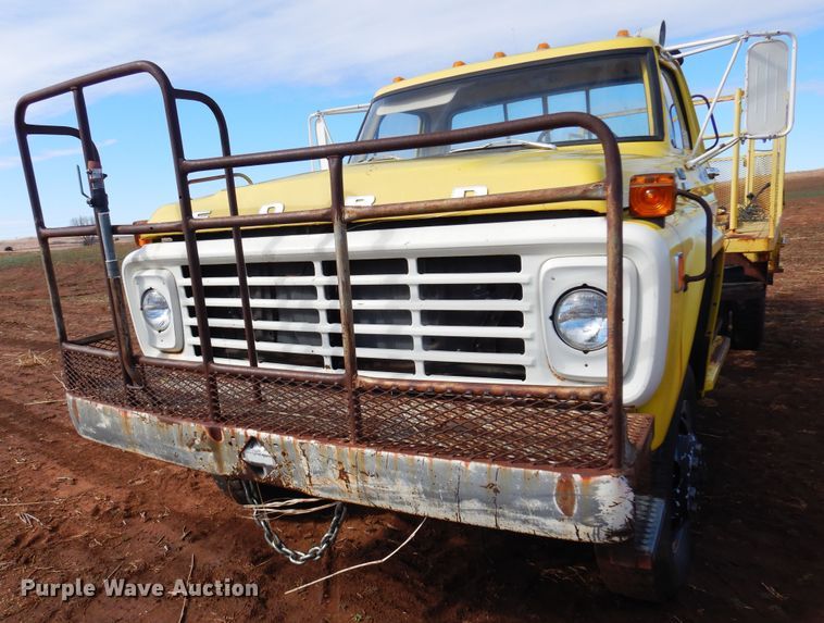 image for item DK4410 1979 Ford F600  flatbed truck