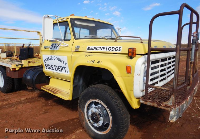 image for item DK4410 1979 Ford F600  flatbed truck