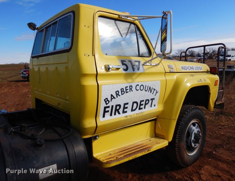 image for item DK4410 1979 Ford F600  flatbed truck