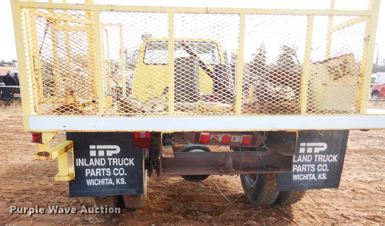 image for item DK4410 1979 Ford F600  flatbed truck