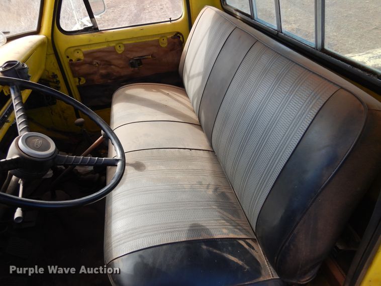 image for item DK4410 1979 Ford F600  flatbed truck