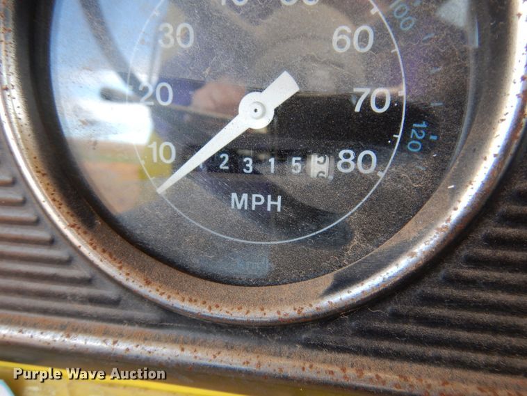 image for item DK4410 1979 Ford F600  flatbed truck