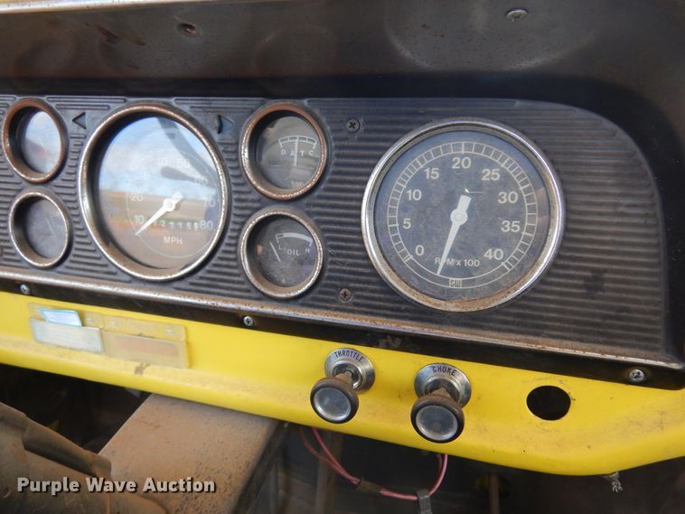 image for item DK4410 1979 Ford F600  flatbed truck