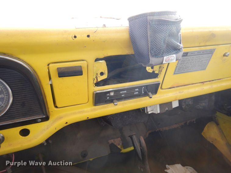 image for item DK4410 1979 Ford F600  flatbed truck