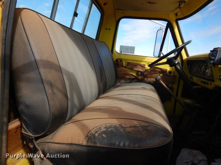 image for item DK4410 1979 Ford F600  flatbed truck