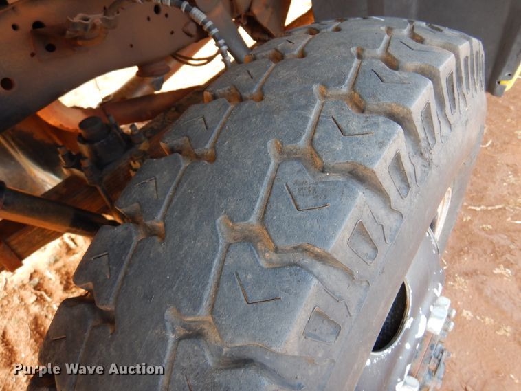 image for item DK4410 1979 Ford F600  flatbed truck