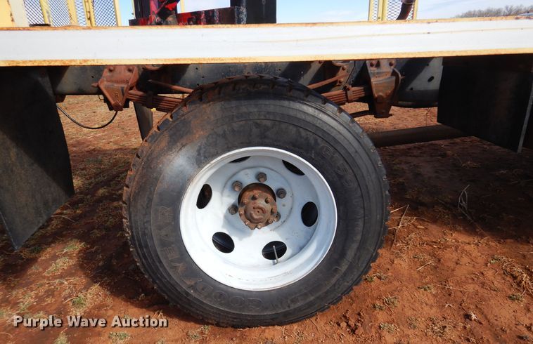 image for item DK4410 1979 Ford F600  flatbed truck