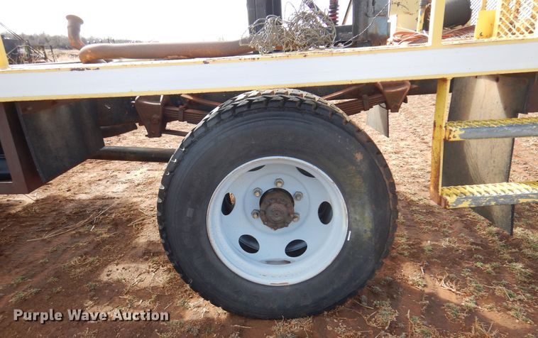 image for item DK4410 1979 Ford F600  flatbed truck