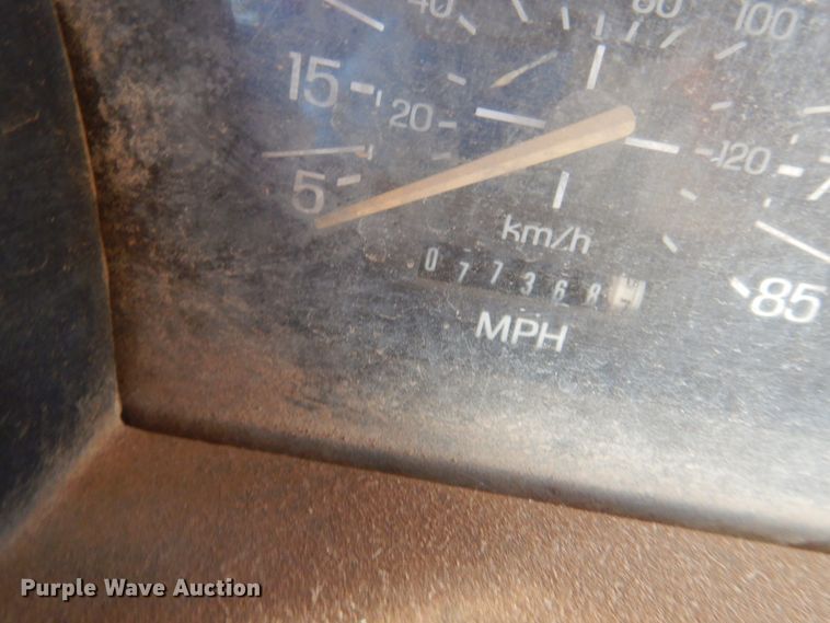 image for item DK4411 1986 Ford F700  truck cab and chassis