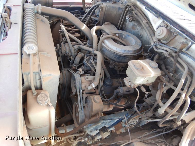 image for item DK4411 1986 Ford F700  truck cab and chassis