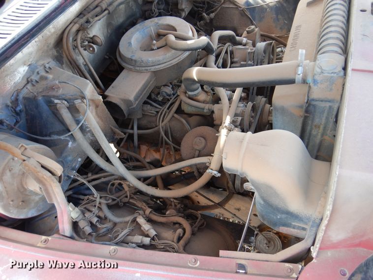 image for item DK4411 1986 Ford F700  truck cab and chassis